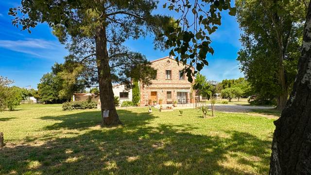 Propriété de charme avec écurie privée sur 2,2 hectares