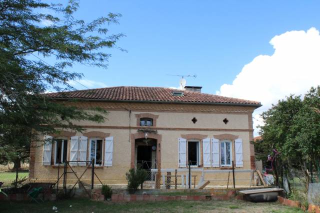 Maison de campagne sur 5 hectares dans le gers