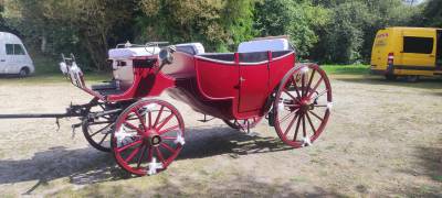 calèche type landau vis à vis