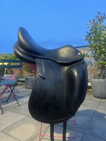 Selle de dressage cwd (prix négociable)