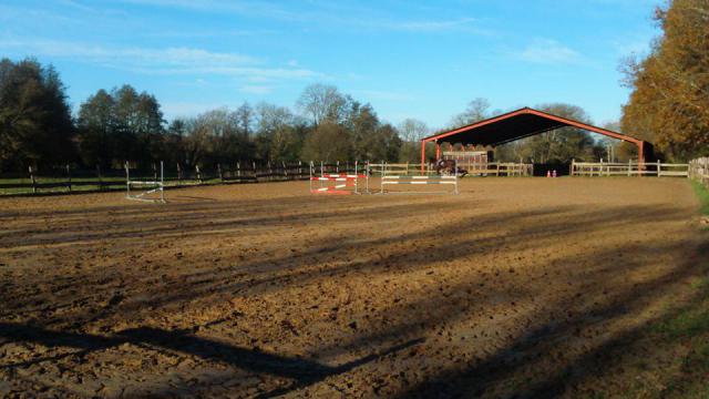 Pension boxes et pré à 1H45 de Paris dans l'Yonne