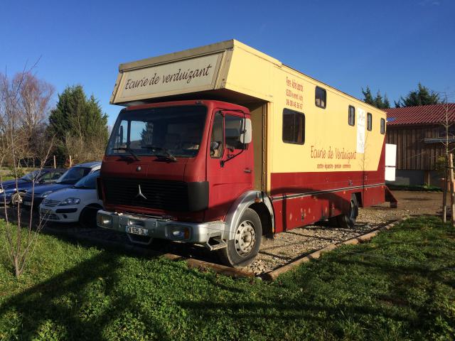 Camion mercedes 6/7 chevaux