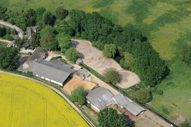 Ecuries de propriétaires dans cadre d'exception (77)