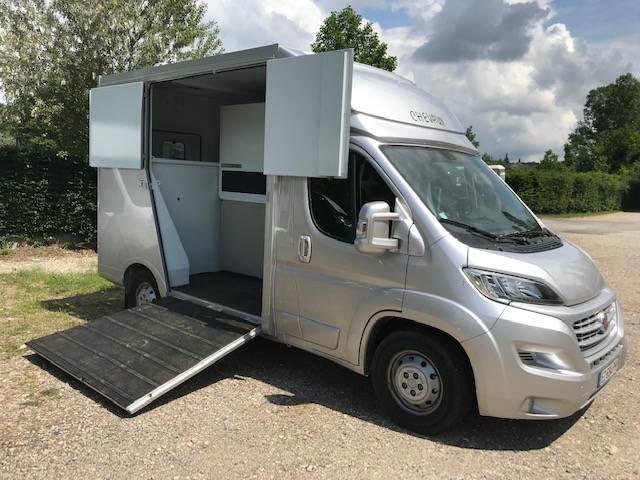 Location Camion chevaux 2 places LYON