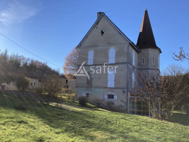 Domaine de caractère à rénover sur 17ha