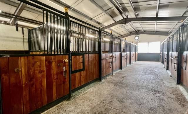 Haras d'exception 56ha proche Draguignan (83)