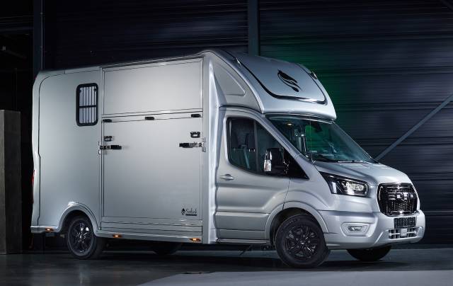 FORD TRANSIT 170 SODIAK STALLION COMPOSITE