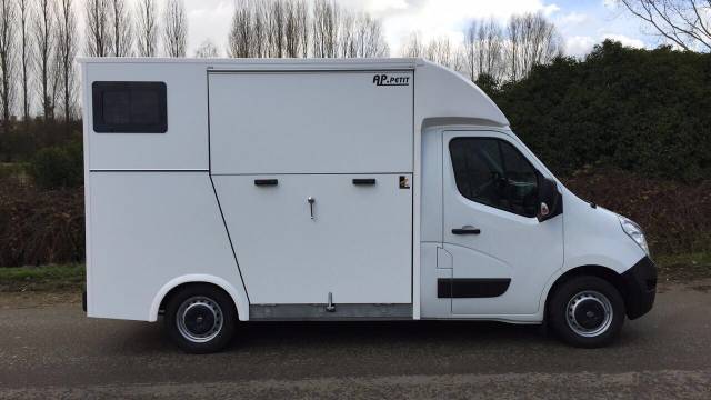 Renault Master L2 de 2023 AP Petit 