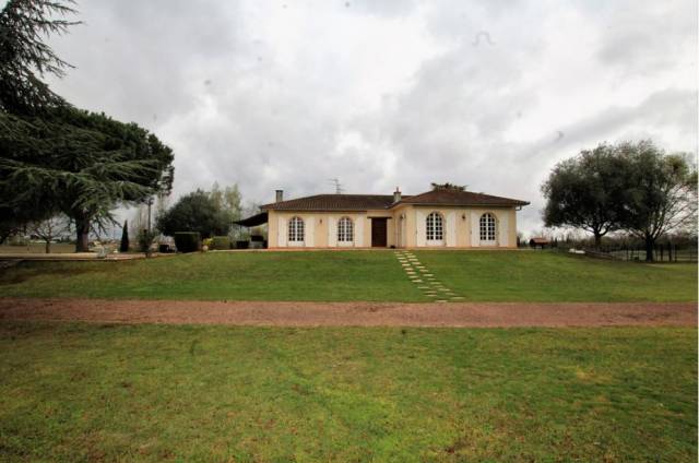 PROPRIETE EQUESTRE SUR 2,2 HA AVEC MAGNIFIQUE MAISON