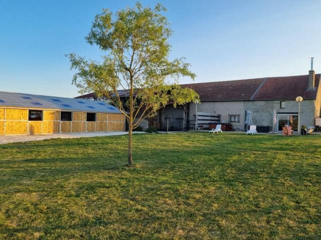 Charmante propriété équestre sur 3,86 ha et maison de 225 m²