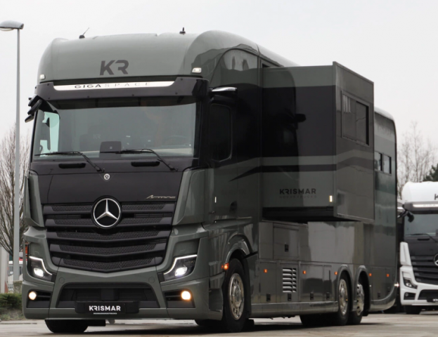 MERCEDES ACTROS CABINE XL - 6 CHEVAUX - APPARTEMENT 