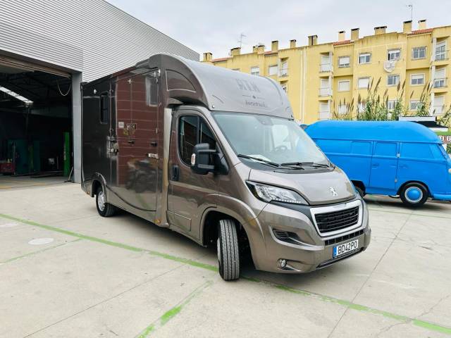 PEUGEOT BOXER BlueHDI 165 ATM STALLION