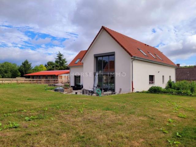 PROPRIÉTÉ ÉQUESTRE RÉCENTE DANS LE VIGNOBLE CHAMPENOIS