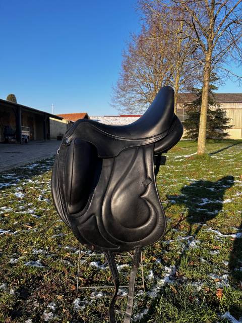 Selle Dressage Tempo Antares 17,5