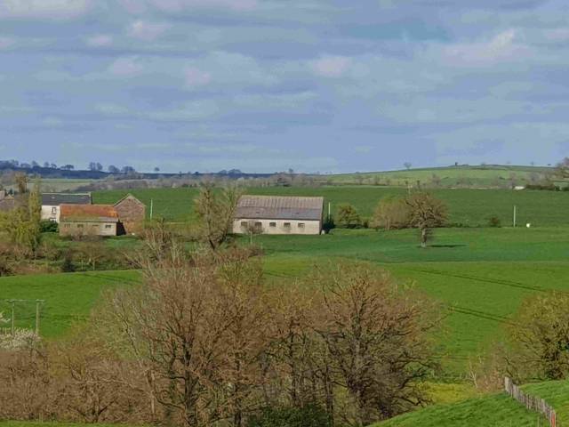 Corps de ferme sur 0,5ha possible jusqu’à 9,8ha