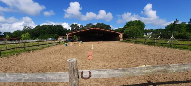 Centre équestre en activité à proximité de ROYAN