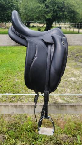 Selle de dressage Devoucoux Makila Lab