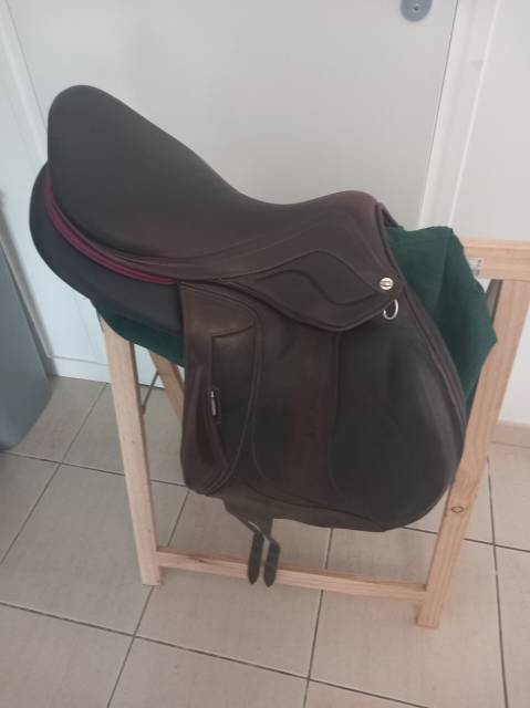 A VENDRE SELLE DEVOUCOUX CHIBERTA LAB TAILLE 18 MONO 