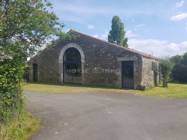 Jolie propriété équestre, 2 maisons, 15 hectares