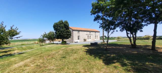 Propriété équestre 10 mn Fontenay Le Comte (85) 2,1 ha