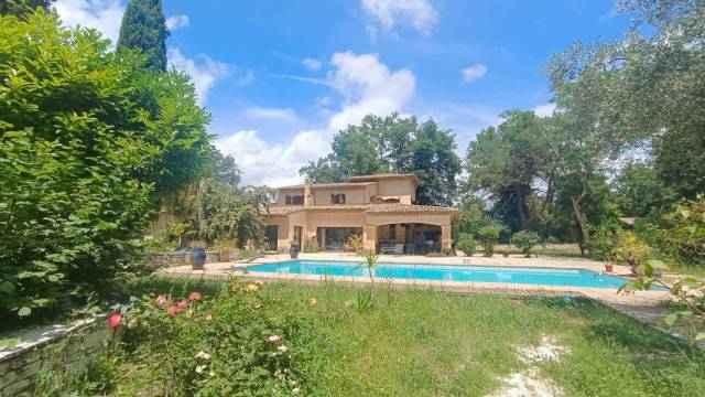 Propriété provençale avec piscine  Callian (83)