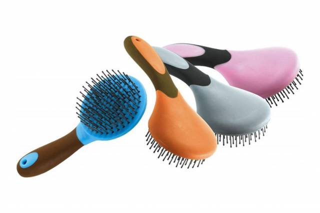 Brosse à crinière et queue bicolore Hippo-Tonic