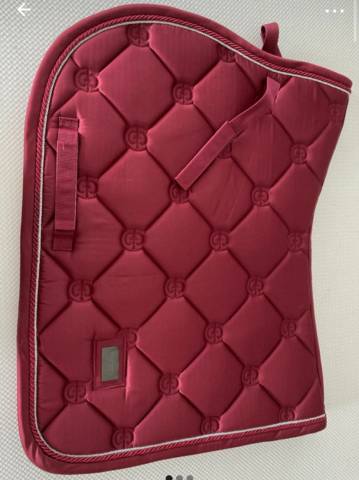 Tapis de selle Equestrian Stockholm Rouge