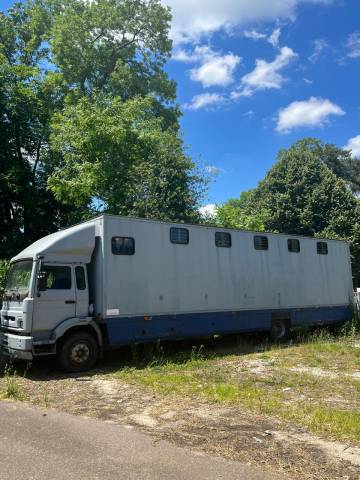 Camion 9 chevaux - contrôle technique OK