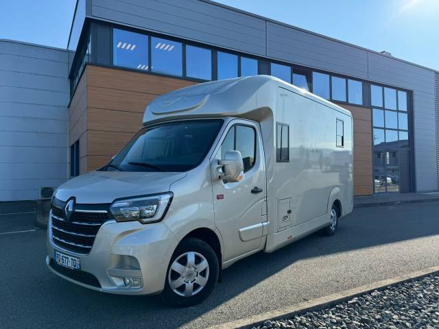 VL STX HORSEBOXES 2021 STALLE 165CH 5 PLACES / VENDU