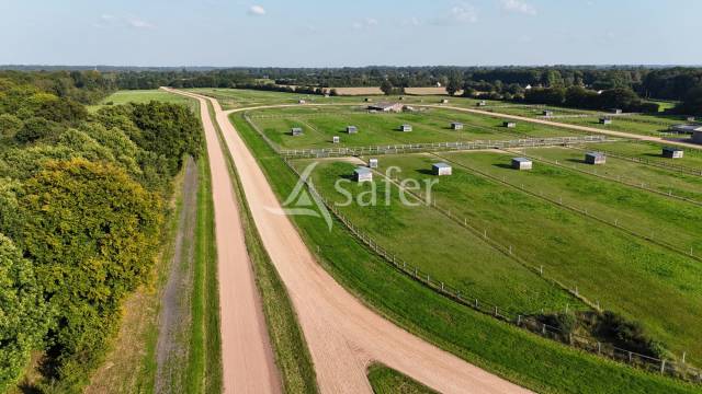 Centre d'entrainement trotteurs - 24 hectares - secteur Lisieux