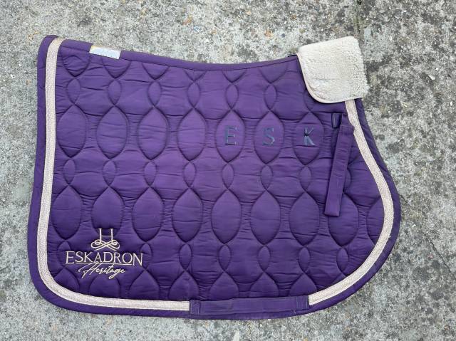 Tapis eskadron violet/gold 