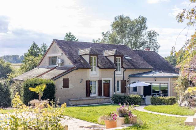 Propriété équestre 275 m2 sur 10,3 ha dans la Nièvre