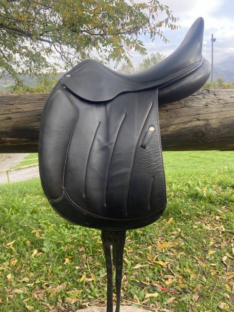 Selle de dressage Laurent Bierry 17.5