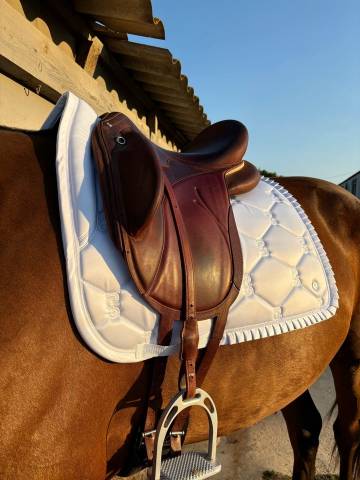 Selle de dressage Devoucoux MAKILA LAB 17'5