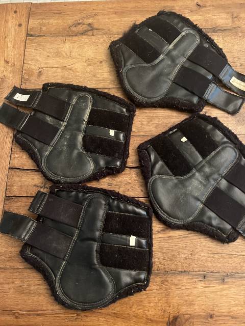 Protections dressage noires waldhausen 