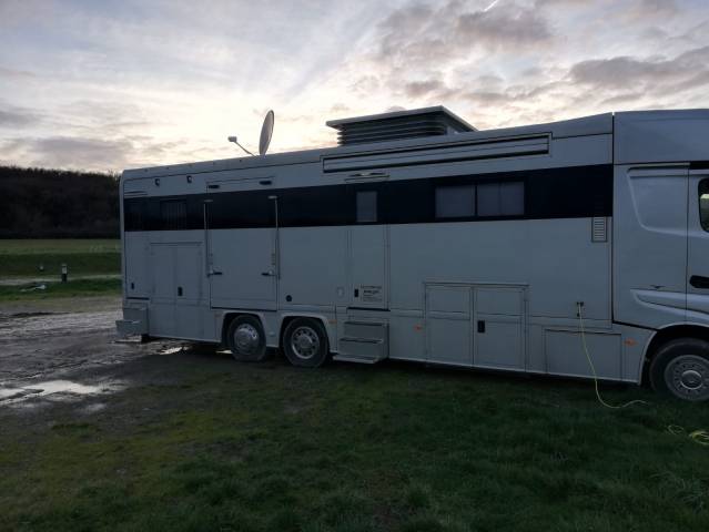 Mercedes Actros gigaspace 5 chevaux 