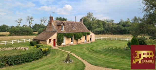 Vivre avec ses chevaux grâce à cette Propriété équestre de 7,5 hectares !