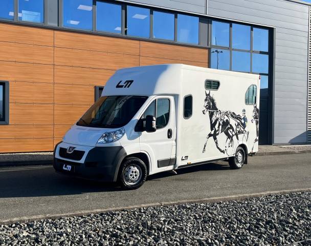 VL PEUGEOT BOXER THEAULT PROTEO 5 PLACES 3.0 HDI 180CH