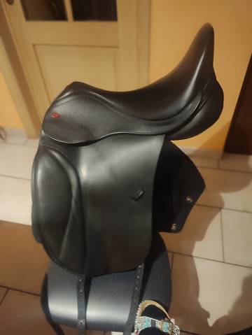 Selle de dressage Kent and Master  17.5