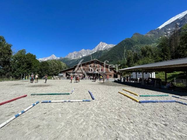 Centre équestre situé dans la vallée de Chamonix