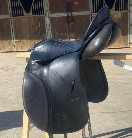 Selle de dressage. Passier