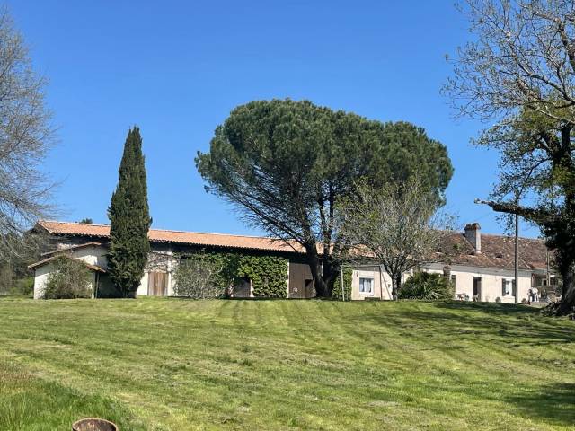 Propriété 31 ha idéale chevaux/gîtes 10 mn montpon m.