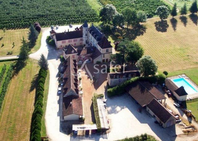 Domaine d'exception avec petit manoir et résidences de tourisme