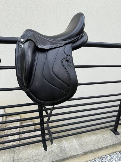 Selle de dressage cwd 17,5