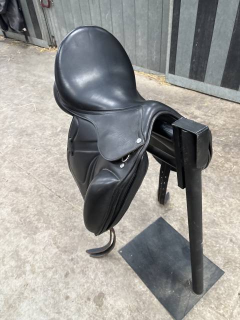 Selle dressage éric thomas flitter arçon interchangeabl