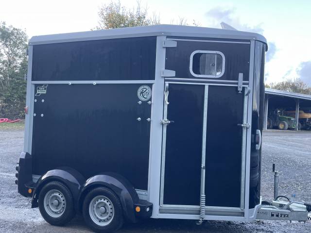 Van ifor william’s