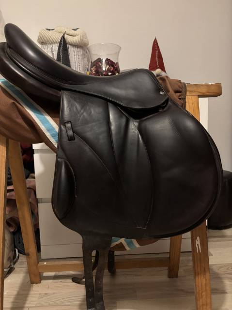 Vend selle voltaire design (haut de gamme de forestier)