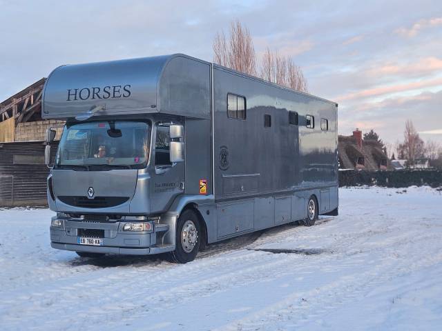 Camion chevaux pl 7 places home car