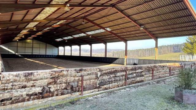 88410 – location écurie + appartement (indissociables)