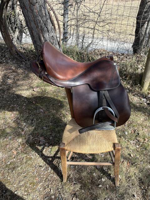 Selle de randonnée forestier